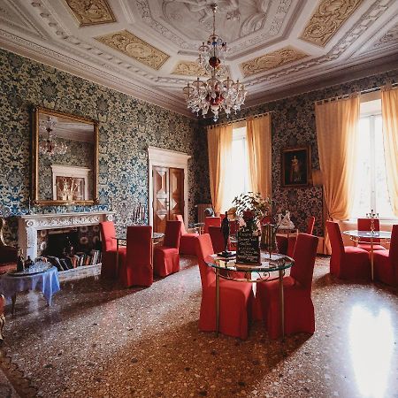 Готель Salotto Delle Arti Модена Екстер'єр фото