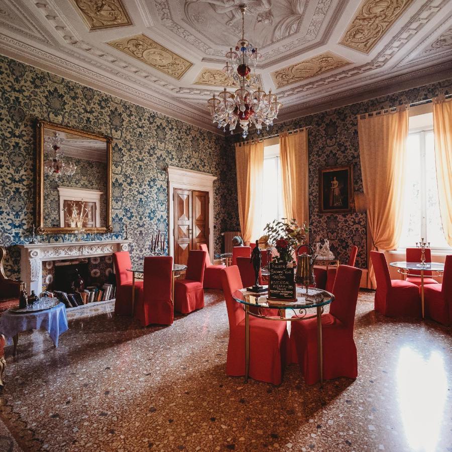 Готель Salotto Delle Arti Модена Екстер'єр фото