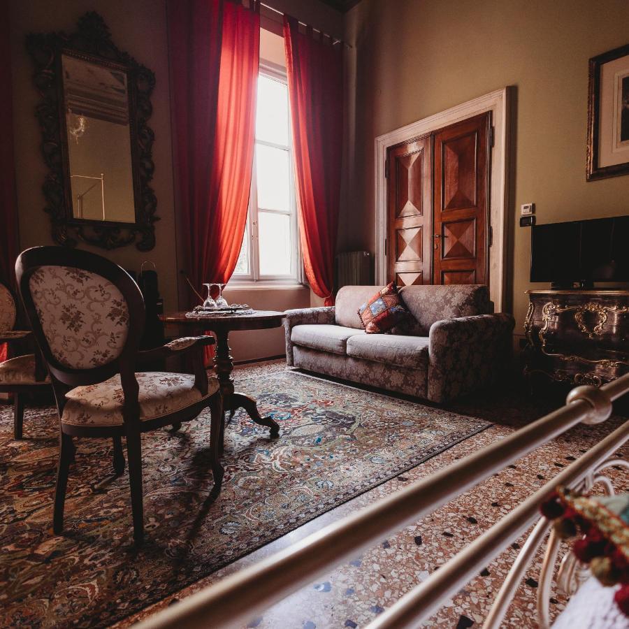 Готель Salotto Delle Arti Модена Екстер'єр фото